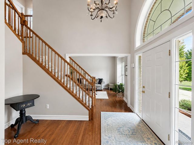 26321 Daria Circle E, Lyon Charter Township, MI 48178