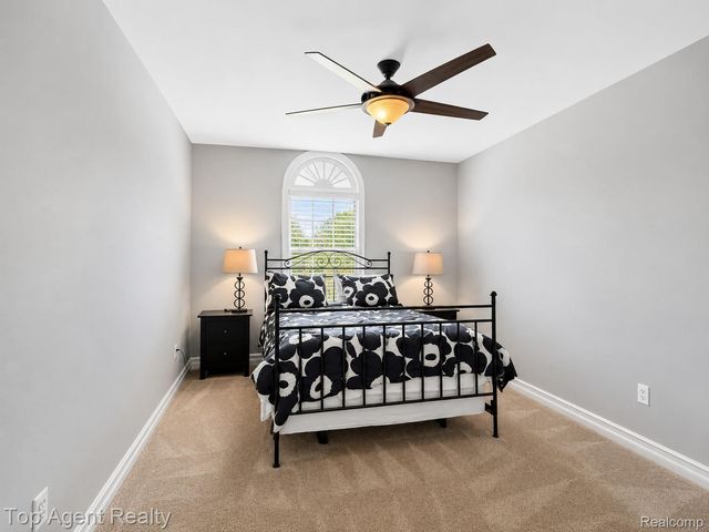 26321 Daria Circle E, Lyon Charter Township, MI 48178
