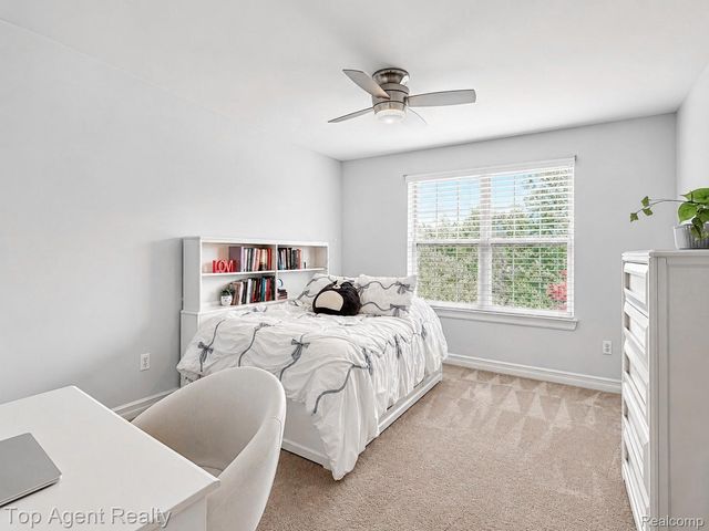 26321 Daria Circle E, Lyon Charter Township, MI 48178