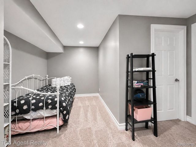 26321 Daria Circle E, Lyon Charter Township, MI 48178