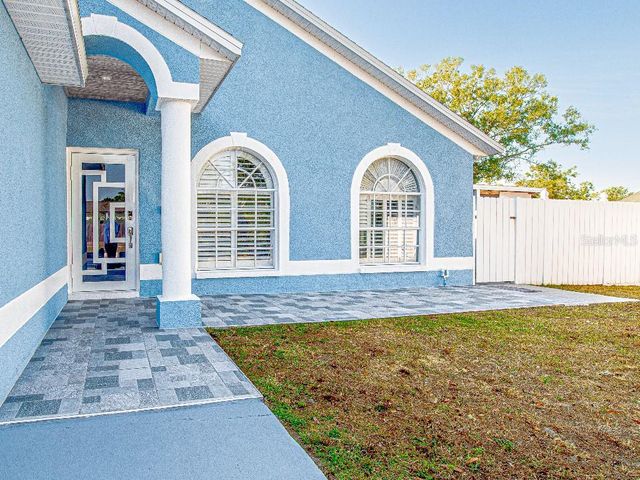 6814 N GLEN AVENUE, Tampa, FL 33614