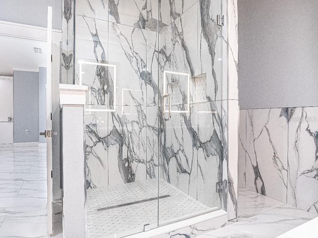 6814 N GLEN AVENUE, Tampa, FL 33614