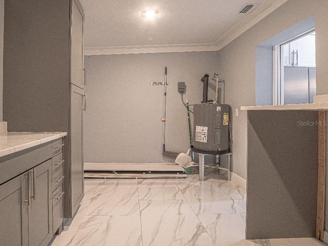 6814 N GLEN AVENUE, Tampa, FL 33614