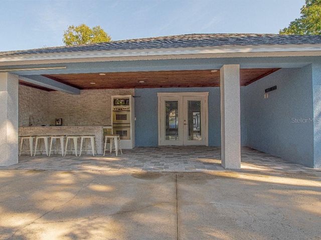 6814 N GLEN AVENUE, Tampa, FL 33614