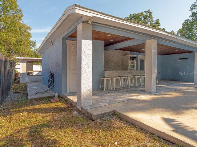 6814 N GLEN AVENUE, Tampa, FL 33614