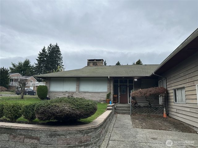 16545 Des Moines Memorial Drive S, Burien, WA 98148