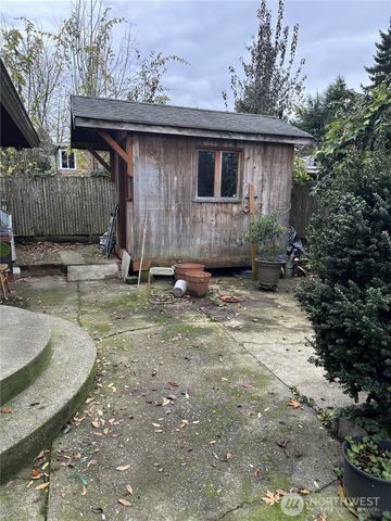 16545 Des Moines Memorial Drive S, Burien, WA 98148