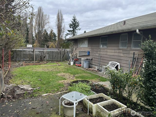 16545 Des Moines Memorial Drive S, Burien, WA 98148