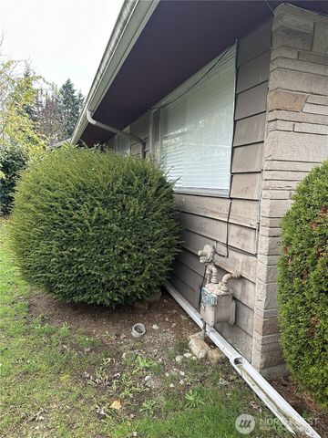 16545 Des Moines Memorial Drive S, Burien, WA 98148