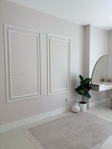 1300 Brickell Bay Dr, Miami, FL 33131