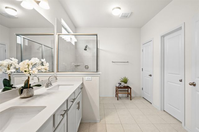 211 Brookside ST, Hutto, TX 78634