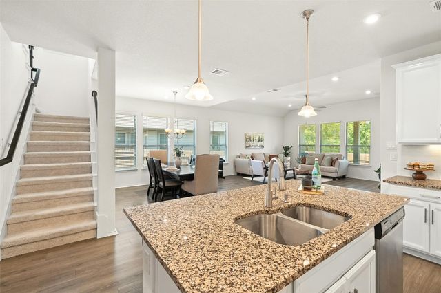 211 Brookside ST, Hutto, TX 78634