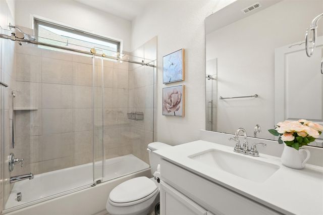 211 Brookside ST, Hutto, TX 78634