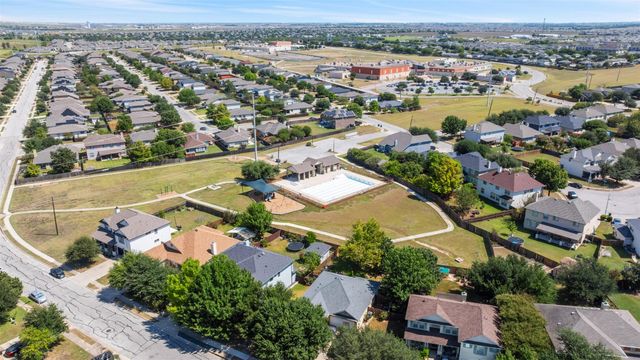 211 Brookside ST, Hutto, TX 78634