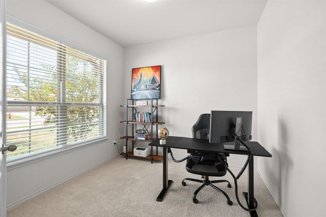 211 Brookside ST, Hutto, TX 78634