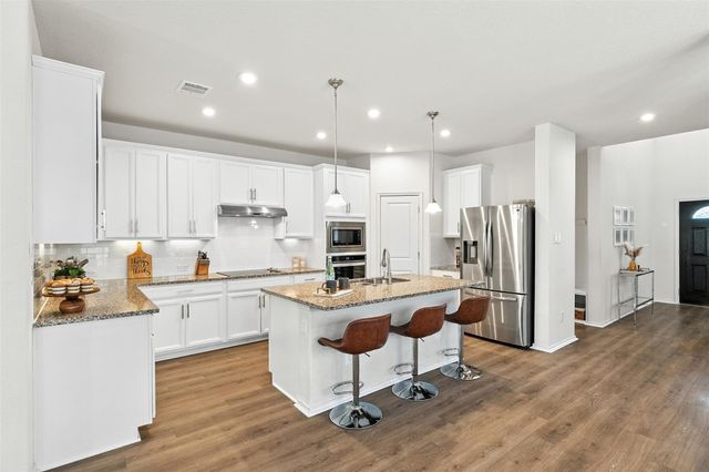 211 Brookside ST, Hutto, TX 78634