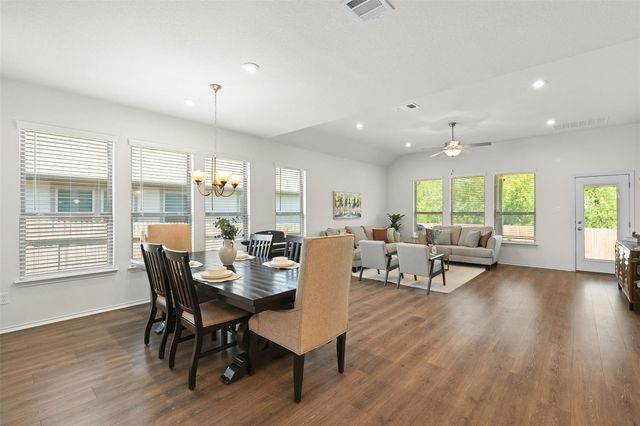 211 Brookside ST, Hutto, TX 78634