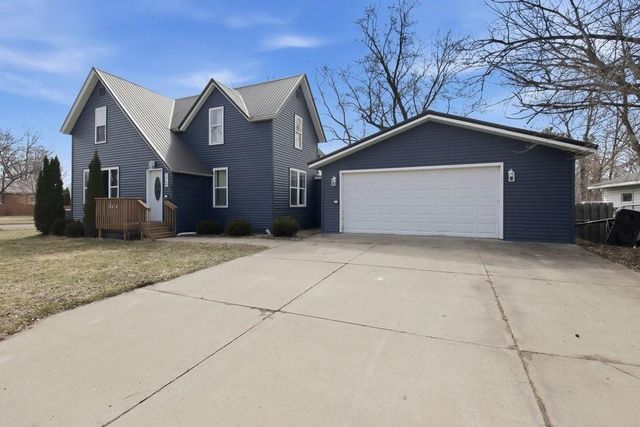 324 E 6th Avenue, Stanley, WI 54768