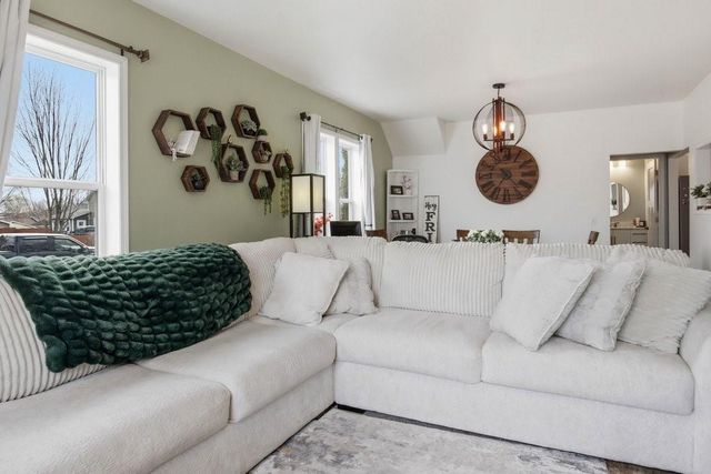 324 E 6th Avenue, Stanley, WI 54768