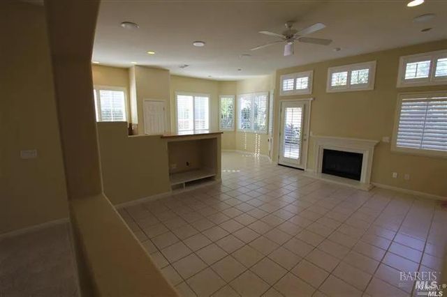 1937 Cross Creek St, Petaluma, CA 94954