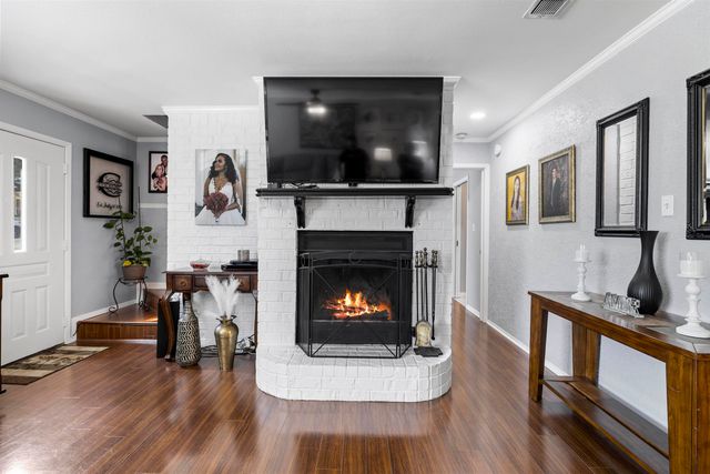 4 Spring Valley Cir, Longview, TX 75605