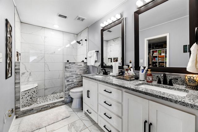 4 Spring Valley Cir, Longview, TX 75605