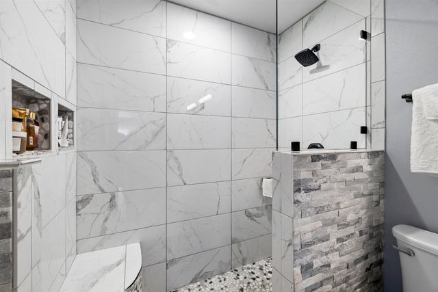 4 Spring Valley Cir, Longview, TX 75605