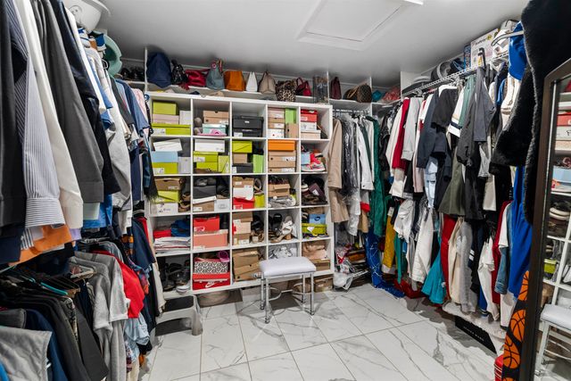 4 Spring Valley Cir, Longview, TX 75605