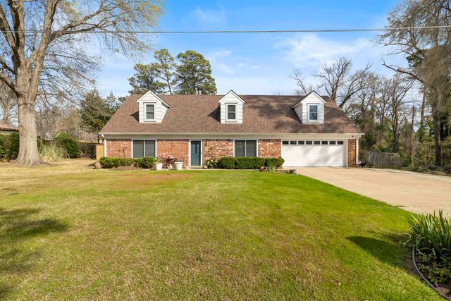 4 Spring Valley Cir, Longview, TX 75605