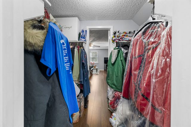 4 Spring Valley Cir, Longview, TX 75605