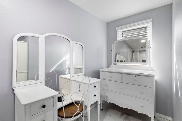 4 Spring Valley Cir, Longview, TX 75605