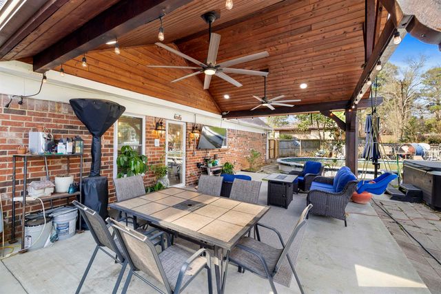 4 Spring Valley Cir, Longview, TX 75605