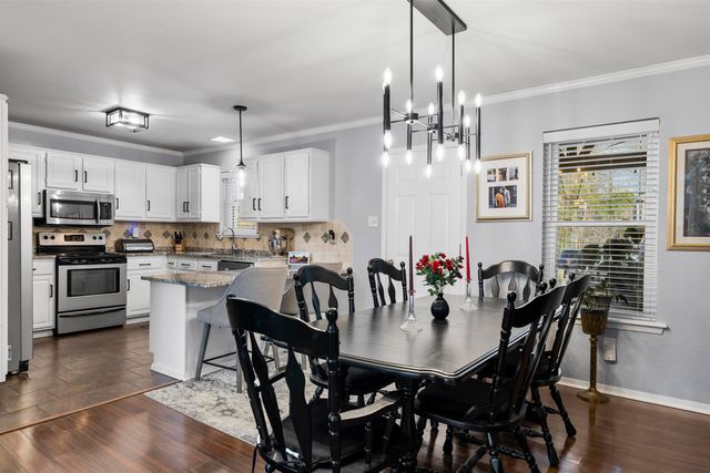 4 Spring Valley Cir, Longview, TX 75605