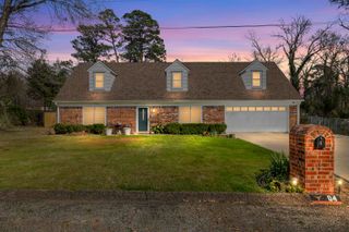 4 Spring Valley Cir, Longview, TX 75605