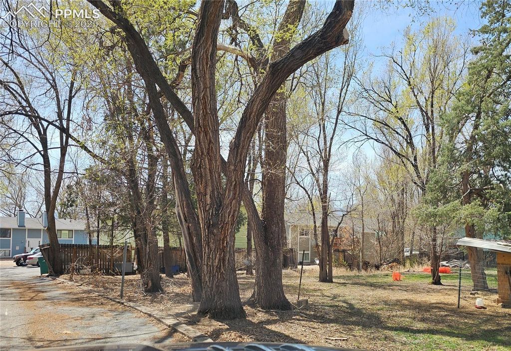 415 W Van Buren Street, Colorado Springs, CO 80907 — exterior