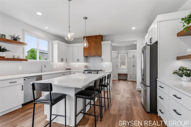 1839 Stratford Lane, Grand Rapids, MI 49534