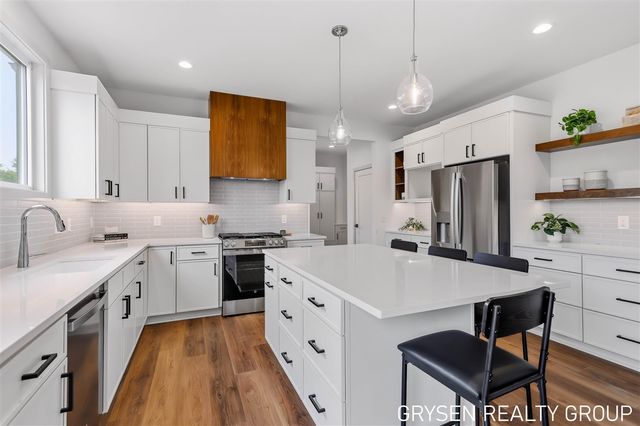 1839 Stratford Lane, Grand Rapids, MI 49534