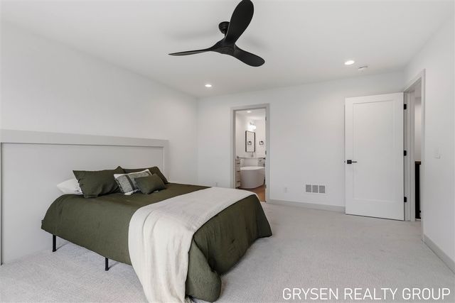 1839 Stratford Lane, Grand Rapids, MI 49534