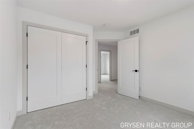 1839 Stratford Lane, Grand Rapids, MI 49534