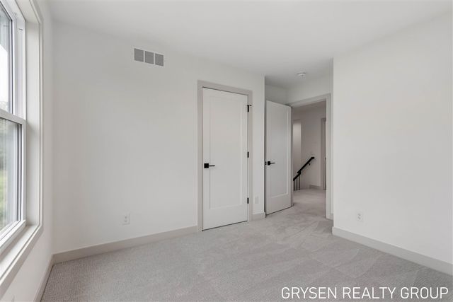 1839 Stratford Lane, Grand Rapids, MI 49534