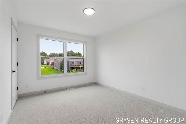 1839 Stratford Lane, Grand Rapids, MI 49534