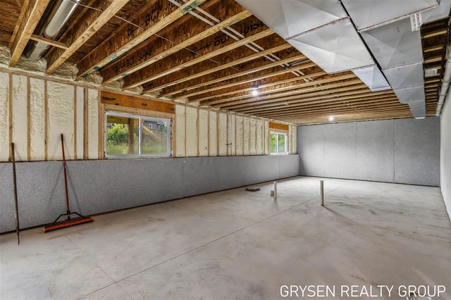 1839 Stratford Lane, Grand Rapids, MI 49534