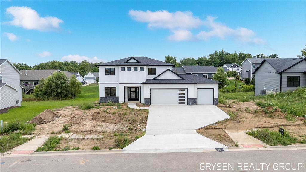 1839 Stratford Lane, Grand Rapids, MI 49534