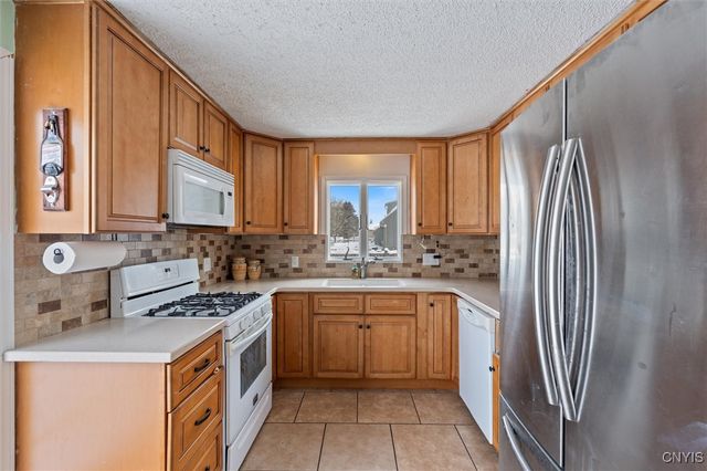 5793 West Pine Grove Road, Cicero, NY 13039