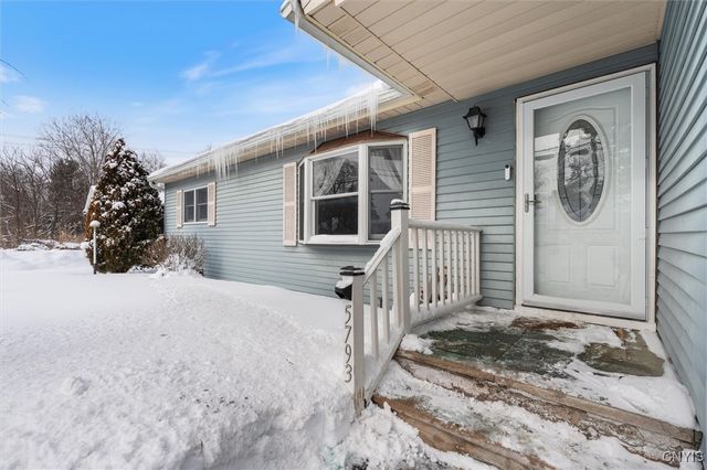 5793 West Pine Grove Road, Cicero, NY 13039