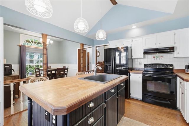 416 SE Brownfield Drive, Lee's Summit, MO 64063