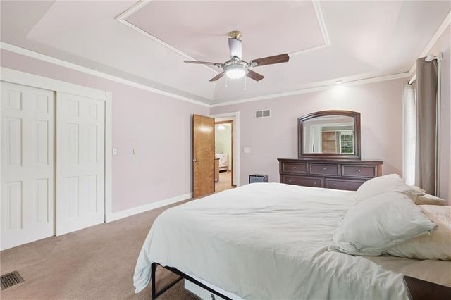 416 SE Brownfield Drive, Lee's Summit, MO 64063