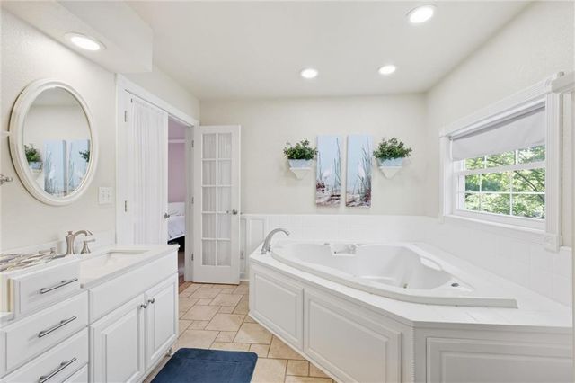 416 SE Brownfield Drive, Lee's Summit, MO 64063