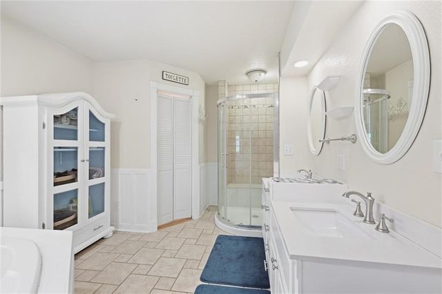 416 SE Brownfield Drive, Lee's Summit, MO 64063