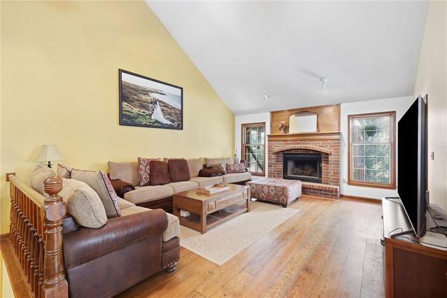 416 SE Brownfield Drive, Lee's Summit, MO 64063